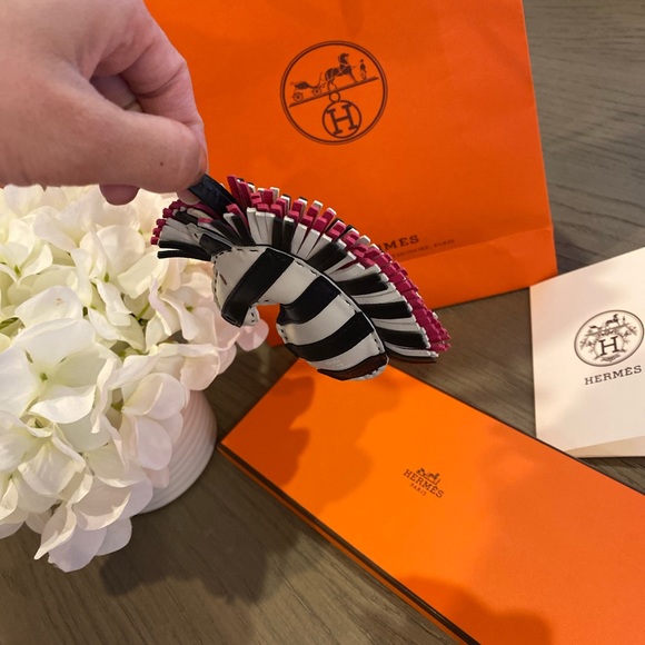 Hermes Charm - Picture 9 of 10